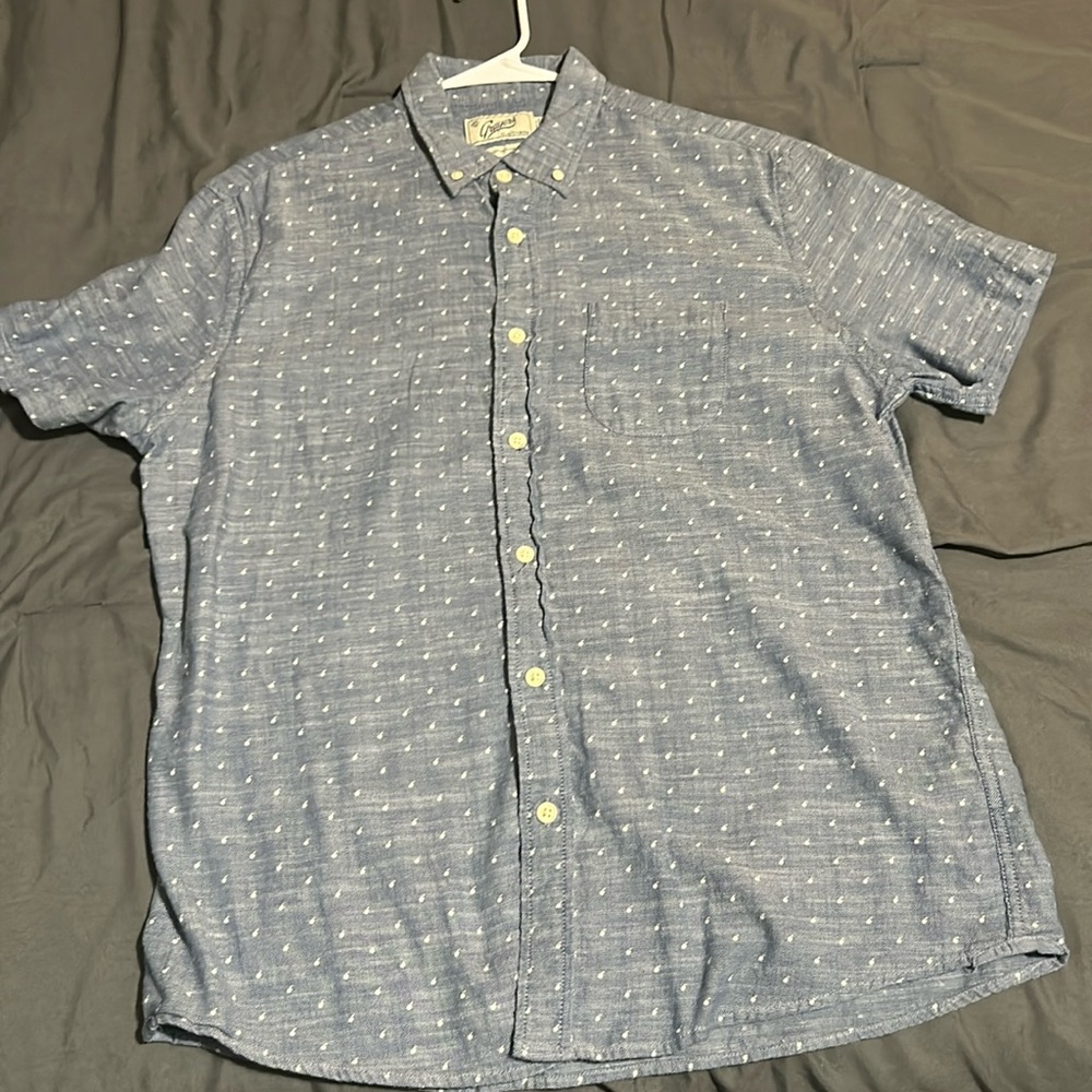 Large, Grayers button up, short sleeve